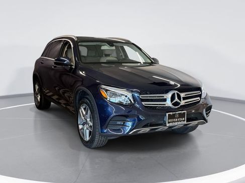 Used 2017 Mercedes-Benz GLC 300 4MATIC image 3