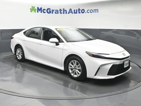 Used 2025 Toyota Camry LE FWD image 2
