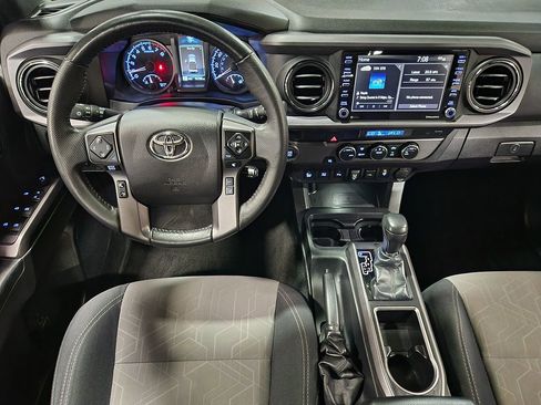 Used 2021 Toyota Tacoma TRD Sport w/ Technology Package image 47