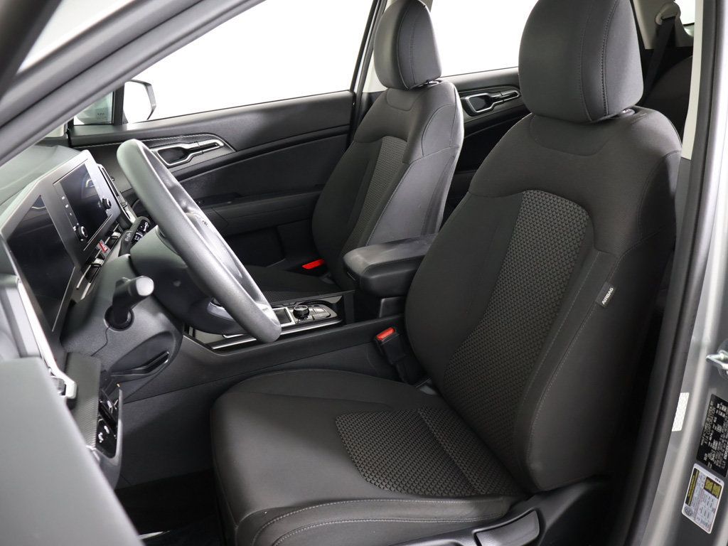Used 2024 Kia Sportage LX FWD image 26