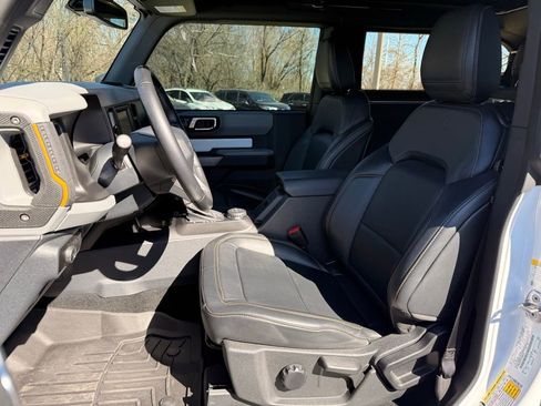 Used 2023 Ford Bronco Badlands w/ Sasquatch Package image 25