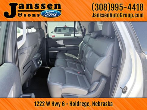 Used 2025 Ford Expedition Max Active AWD/4WD image 15
