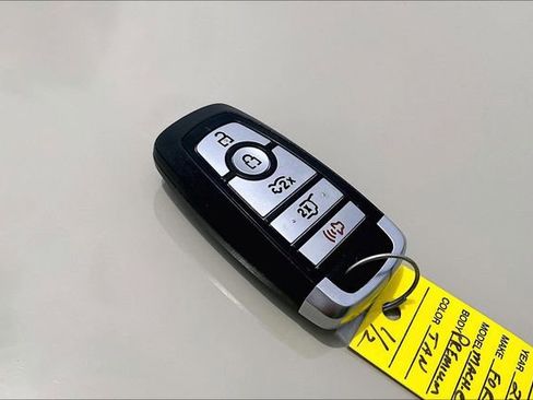 Used 2025 Ford Mustang Mach-E Premium AWD/4WD image 32