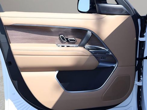 New 2026 Land Rover Range Rover Long Wheelbase SE image 10