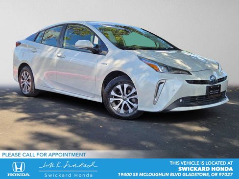 Used 2019 Toyota Prius LE AWD/4WD image 1