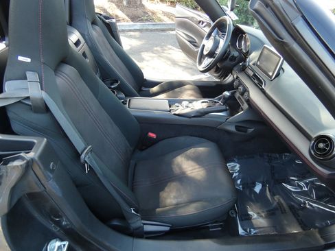 Used 2016 MAZDA MX-5 Miata Club image 24