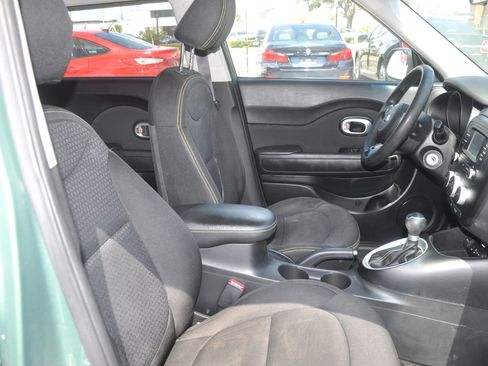 Used 2014 Kia Soul + w/ UVO w/Eservices Package FWD image 23
