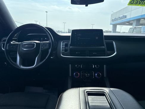 Used 2022 GMC Yukon XL SLE image 15