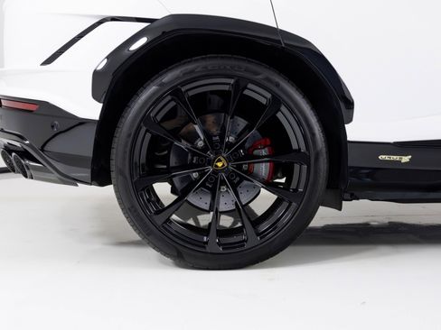 Used 2024 Lamborghini Urus S image 11
