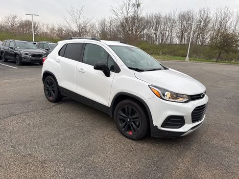 Used 2020 Chevrolet Trax LT w/ Redline Edition FWD image 6