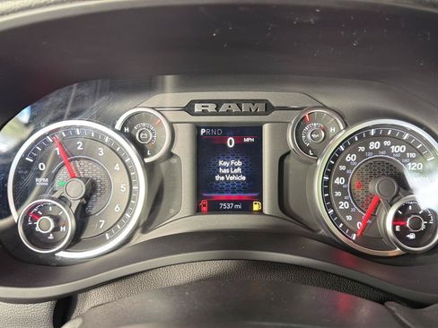 Used 2025 RAM 2500 Big Horn AWD/4WD image 40