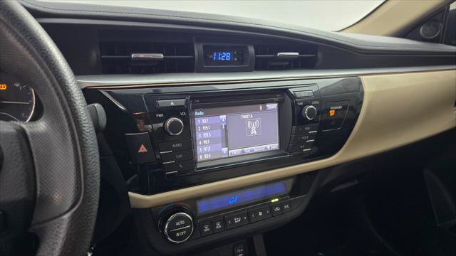 Used 2016 Toyota Corolla LE FWD image 29