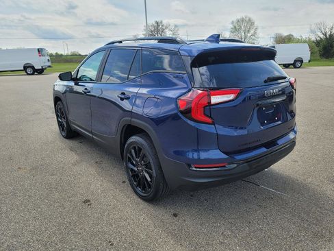 Used 2023 GMC Terrain SLE w/ Driver Convenience Package AWD/4WD image 3