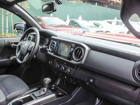 Used 2017 Toyota Tacoma TRD Sport w/ Tow Package image 21