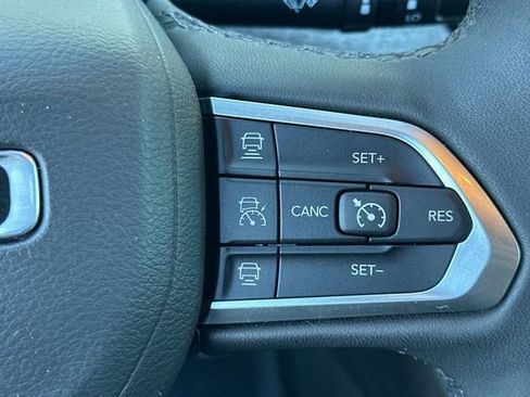 Used 2025 Jeep Compass Latitude w/ Convenience Group image 28