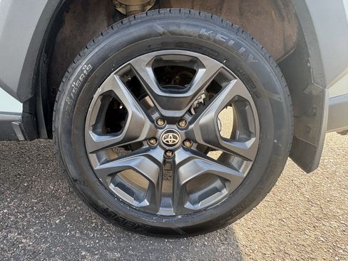 Used 2022 Toyota RAV4 Adventure w/ Convenience Package image 11