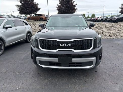 Used 2024 Kia Telluride LX AWD/4WD image 2