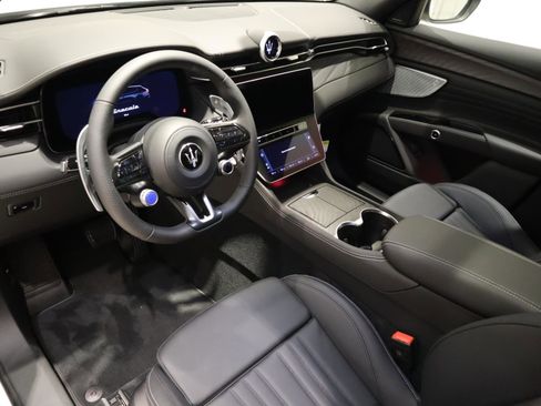 New 2025 Maserati Grecale GT image 21