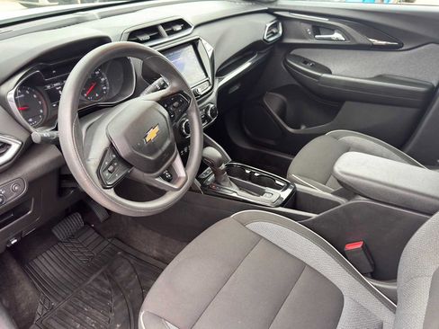 Used 2022 Chevrolet TrailBlazer LT w/ Convenience Package FWD image 7