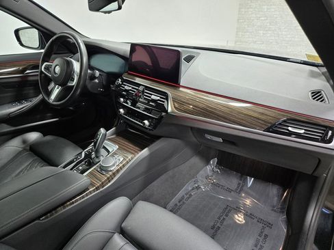 Used 2021 BMW 530e xDrive w/ M Sport Package image 55