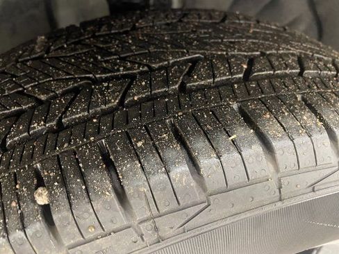 Used 2023 Buick Enclave Essence w/ Experience Buick Package image 8