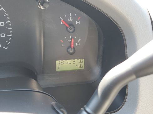 Used 2007 Ford F150 STX image 23