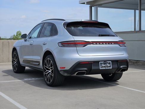 Certified 2026 Porsche Macan image 3