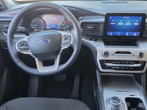 Used 2023 Ford Explorer XLT image 13