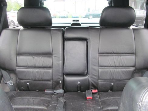Used 2004 Nissan Pathfinder LE Platinum RWD image 14