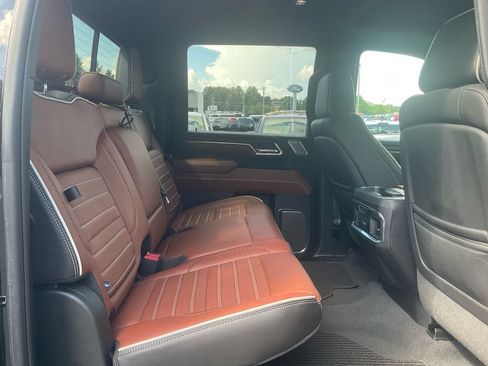 Used 2024 GMC Sierra 2500 Denali Ultimate AWD/4WD image 13