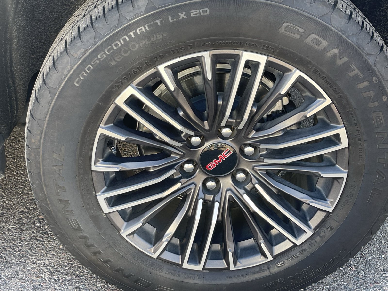 Used 2026 GMC Yukon Elevation RWD image 9
