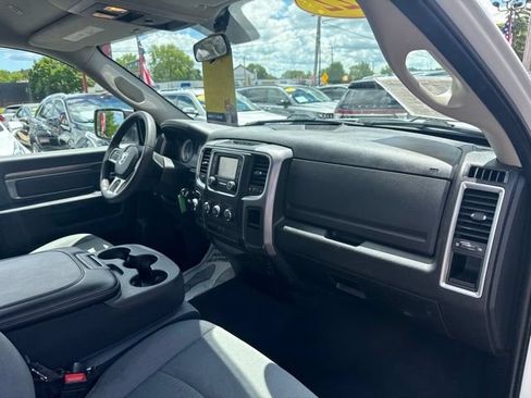 Used 2022 RAM 1500 Classic SLT AWD/4WD image 15