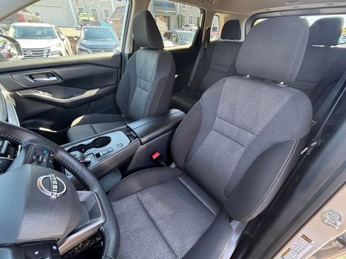 Used 2025 Nissan Rogue SV FWD image 38
