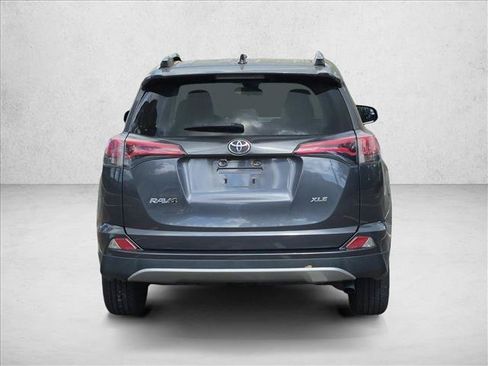 Used 2017 Toyota RAV4 XLE FWD image 6