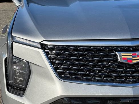 Used 2024 Cadillac XT4 Premium Luxury image 45