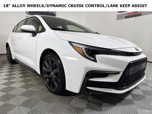 Used 2025 Toyota Corolla SE image 1