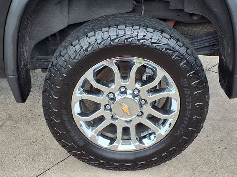 Used 2024 Chevrolet Silverado 2500 LTZ w/ LTZ Convenience Package AWD/4WD image 10