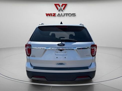 Used 2019 Ford Explorer XLT AWD/4WD image 4