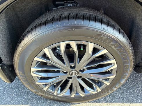 Used 2025 Nissan Rogue Platinum w/ Platinum Premium Package image 17