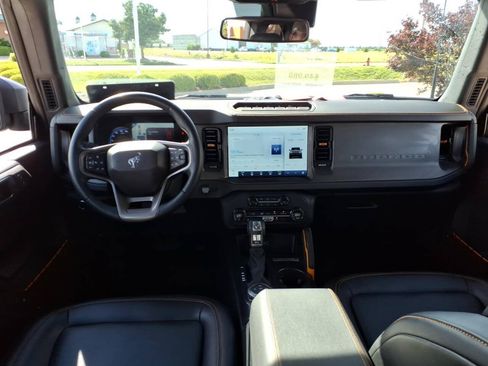 Used 2024 Ford Bronco Badlands AWD/4WD image 9