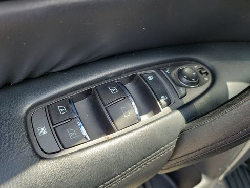 Used 2022 Nissan Armada SL w/ Captain's Chairs Package AWD/4WD image 17