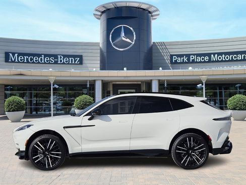 Used 2023 Aston Martin DBX 707 image 3