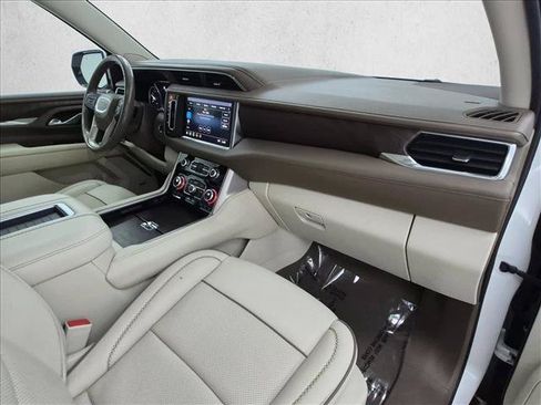 Used 2021 GMC Yukon XL Denali AWD/4WD image 24