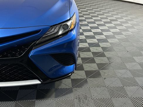 Used 2019 Toyota Camry XSE w/ Navigation Package image 9