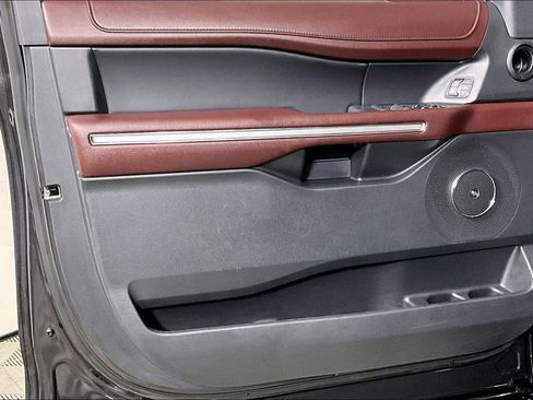 Used 2023 Ford Expedition Max Limited image 23