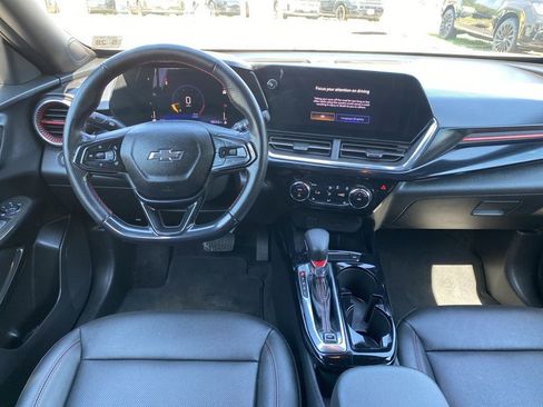 Certified 2024 Chevrolet Trax RS FWD image 10