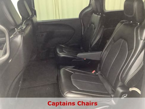 Used 2025 Chrysler Pacifica Select FWD image 21
