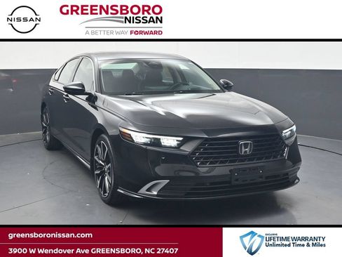 Used 2025 Honda Accord Touring image 1