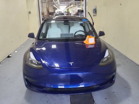 Used 2023 Tesla Model 3 Standard Range RWD image 2