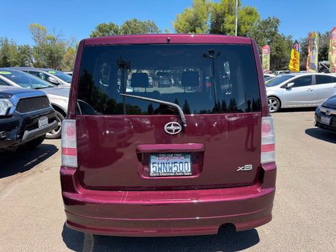 Used 2005 Scion xB FWD image 6
